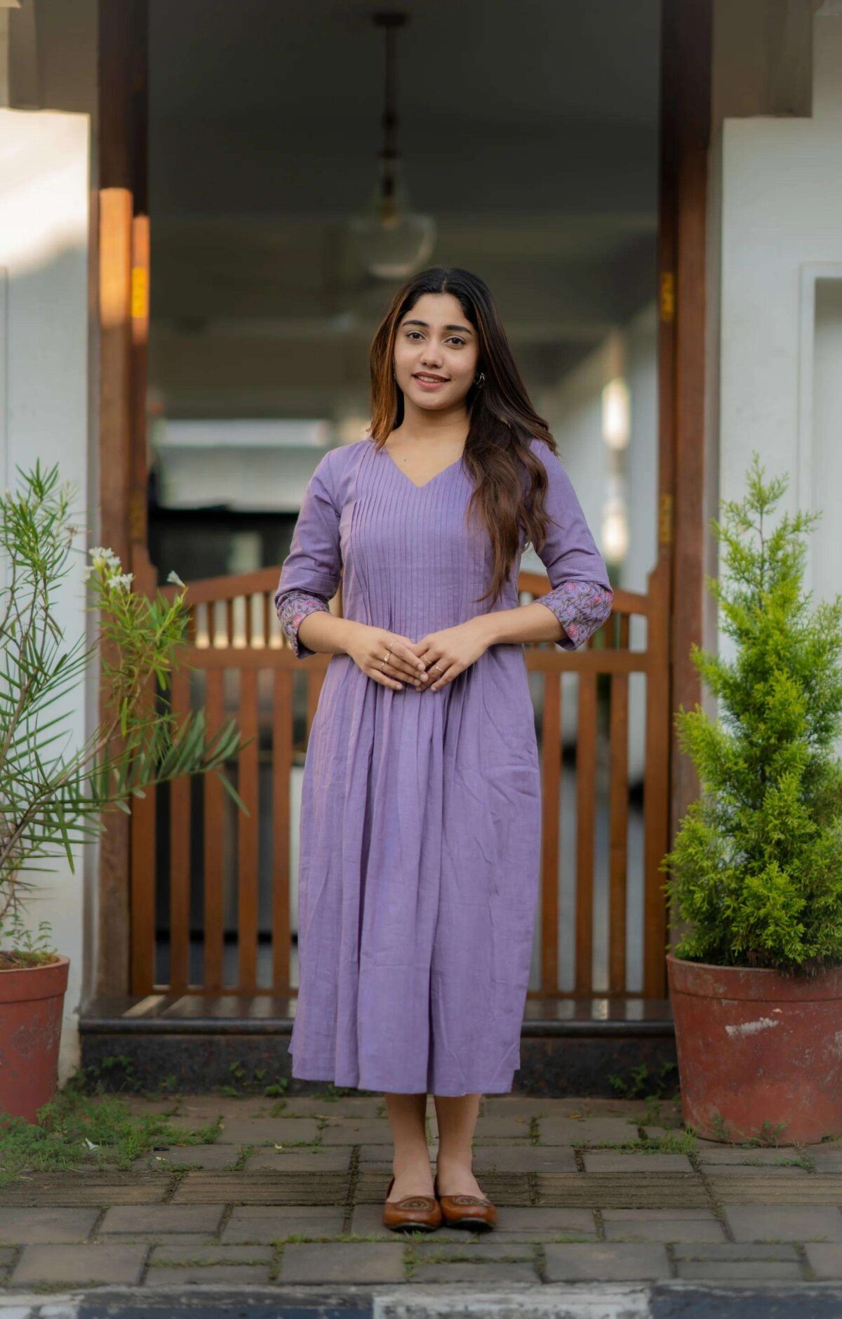 Chic Embroidered Cotton Kurta & Pant Duo ? Perfect for Any Occasion (M) - Image 3
